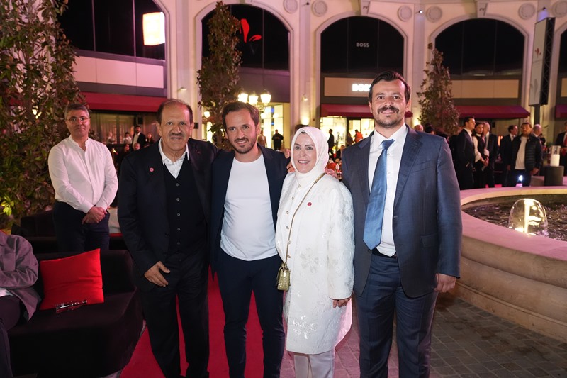 Türkiye�nin �lk Lüks Designer Outlet�i FLORENTIA VILLAGE Görkemli Bir Törenle �lk Misafirlerini A��rlad�  